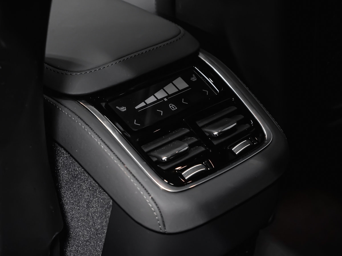 Volvo XC90 B6 ULTRA BRIGHT HARMAN KARDON AFFICH. TÊTE HAUTE 2026-13