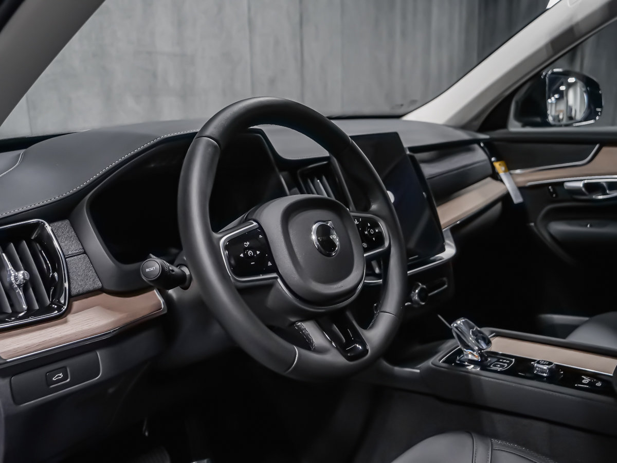 2026 Volvo XC90 Core 7-Seater (Bright Theme)-7