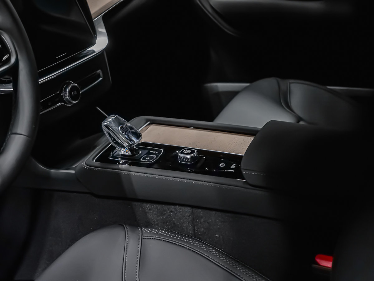 2026 Volvo XC90 Core 7-Seater (Bright Theme)-6