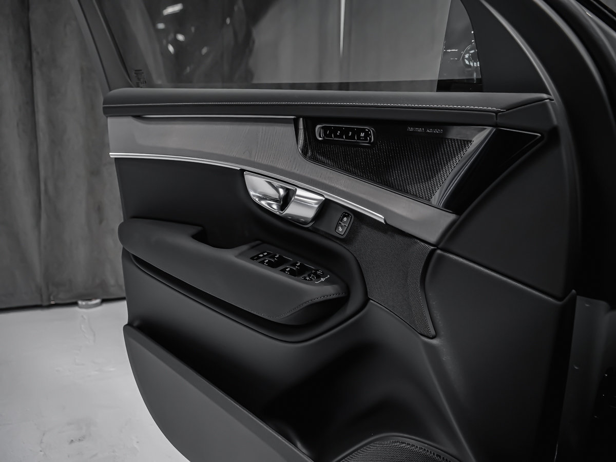 Volvo XC90 Ultra 7-Seater (Dark Theme) 2026-8
