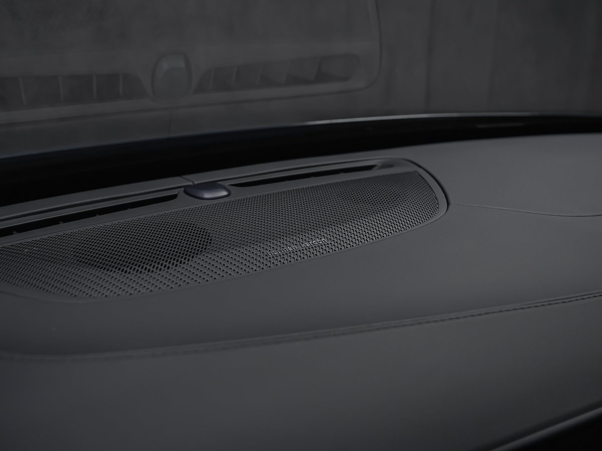 2026 Volvo XC90 Ultra Dark Theme-12