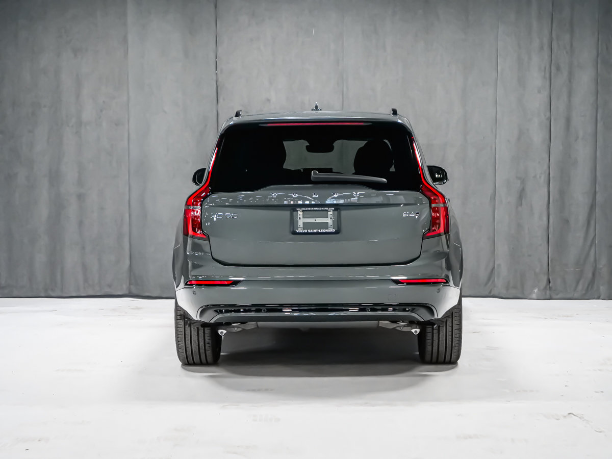 2027 Volvo XC90 Plus 7-Seater (Dark Theme)-4