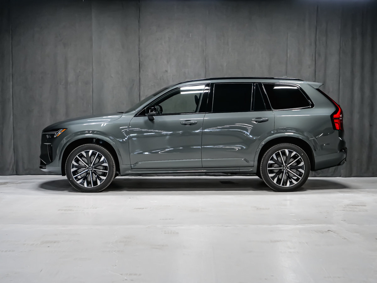 2027 Volvo XC90 Plus 7-Seater (Dark Theme)-2