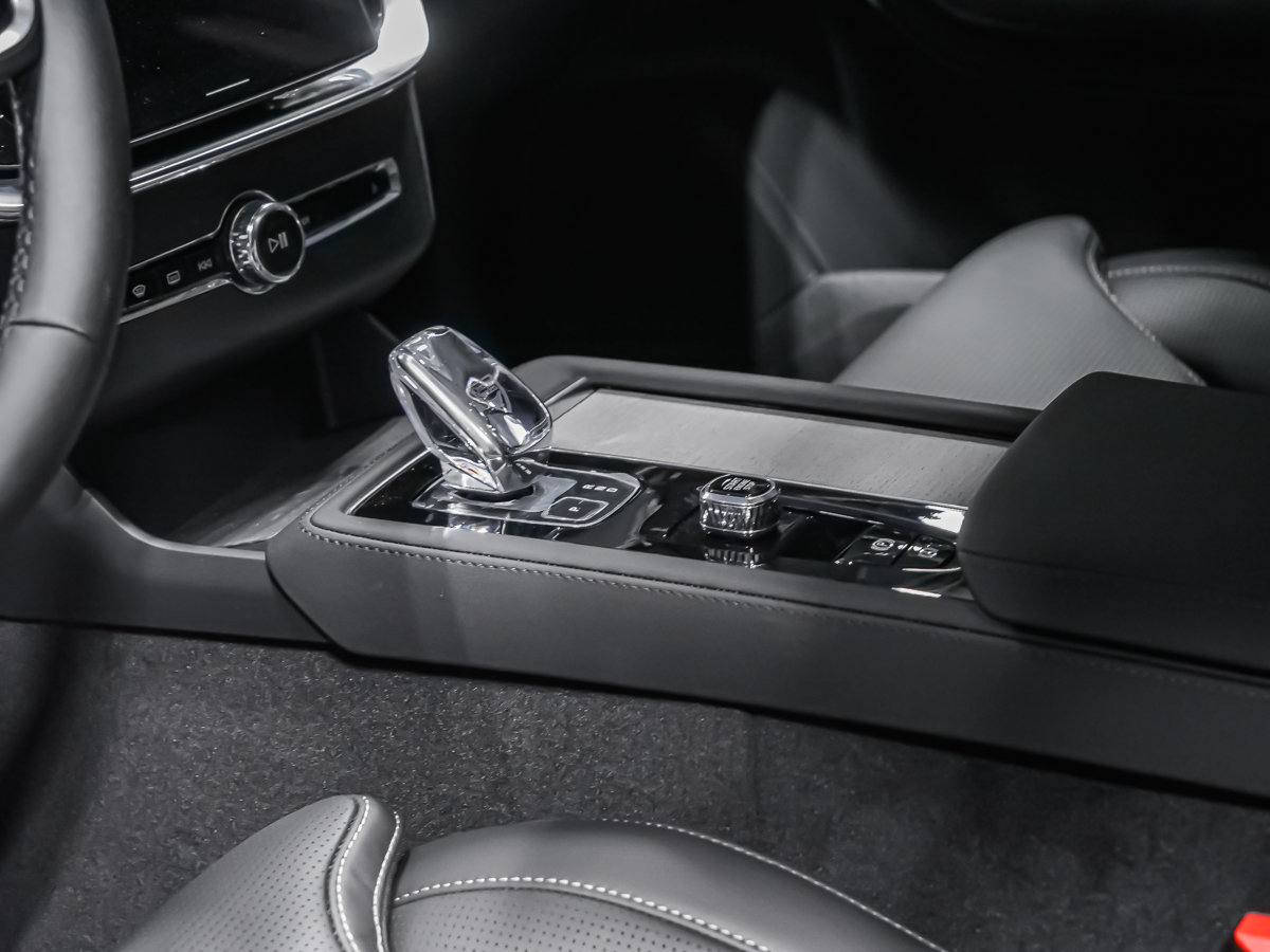 Volvo XC90 Ultra 7-Seater (Dark Theme) 2027-6