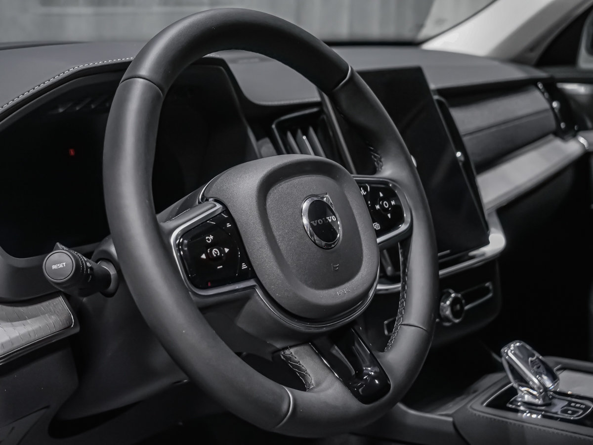 Volvo XC90 Ultra 7-Seater (Dark Theme) 2027-7