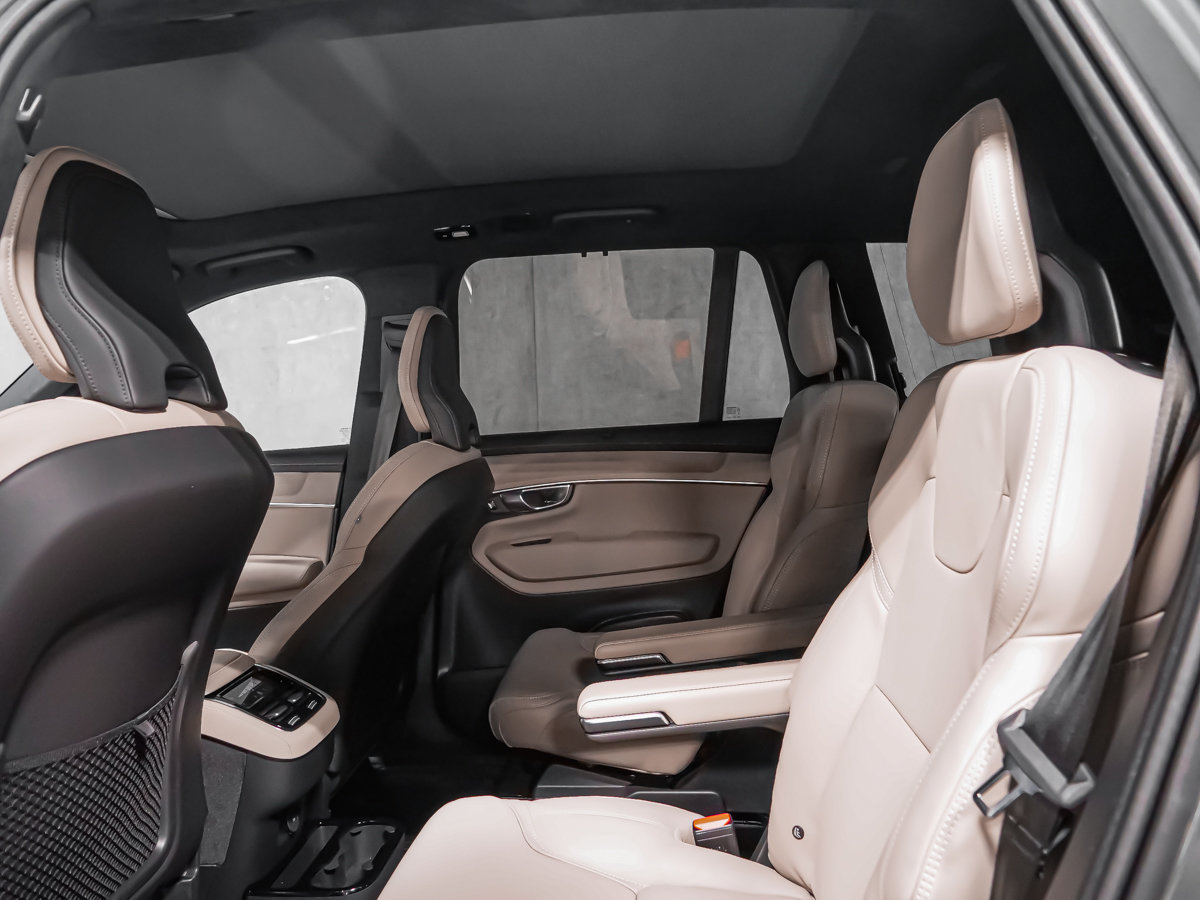 Volvo XC90 Ultra 6-Seater (Bright Theme) 2027-10