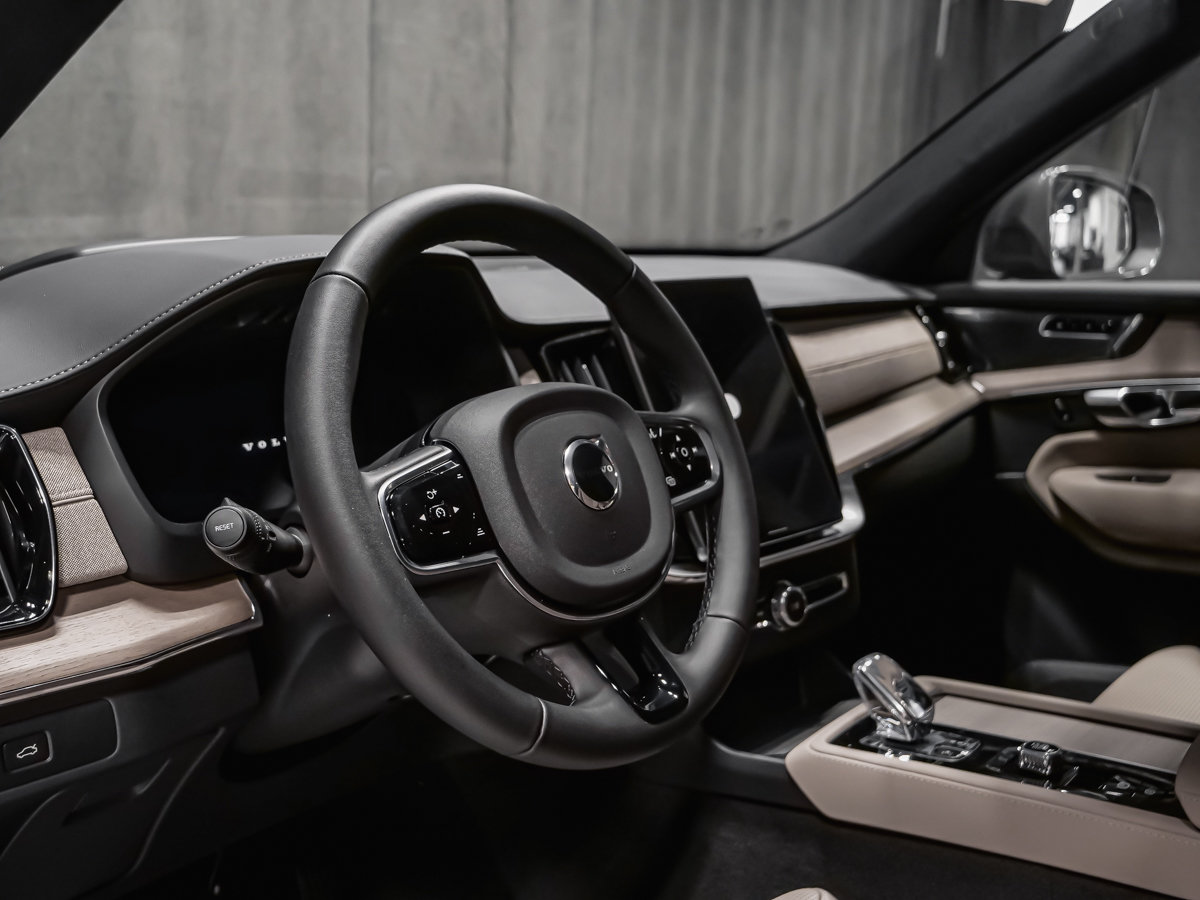 Volvo XC90 Ultra 6-Seater (Bright Theme) 2027-7