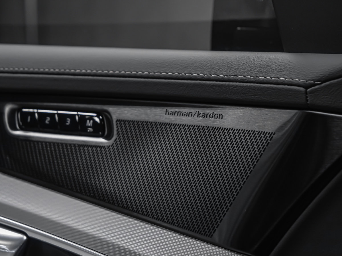 2027 Volvo XC90 Ultra Black Edition 7-Seater-9