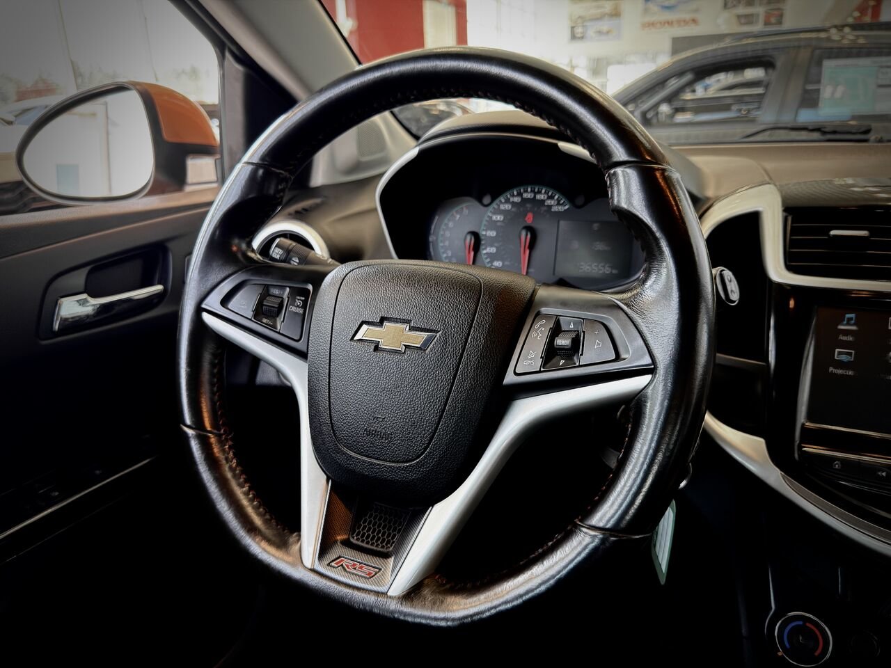 2017 Chevrolet Sonic LT  hayon 5 portes BA-14