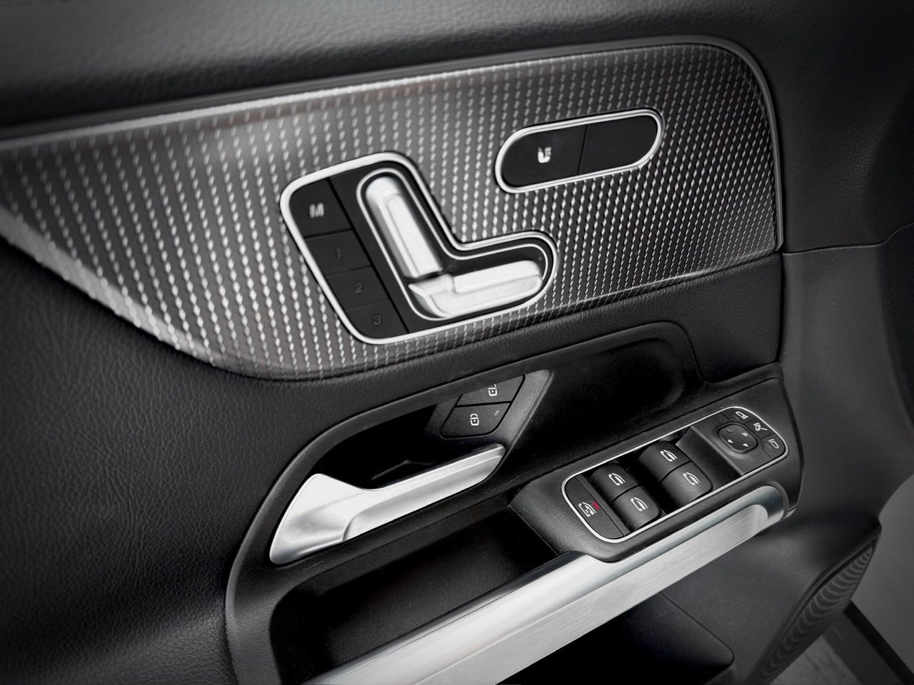 Mercedes-Benz GLB 250 2021-31