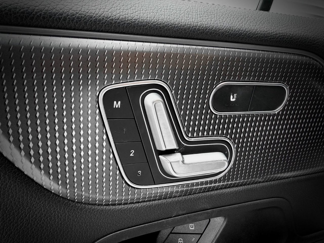 Mercedes-Benz GLB 250 2021-32