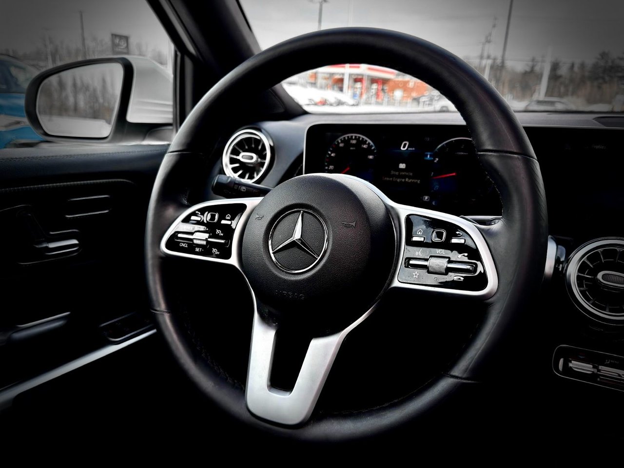 Mercedes-Benz GLB 250 2021-26