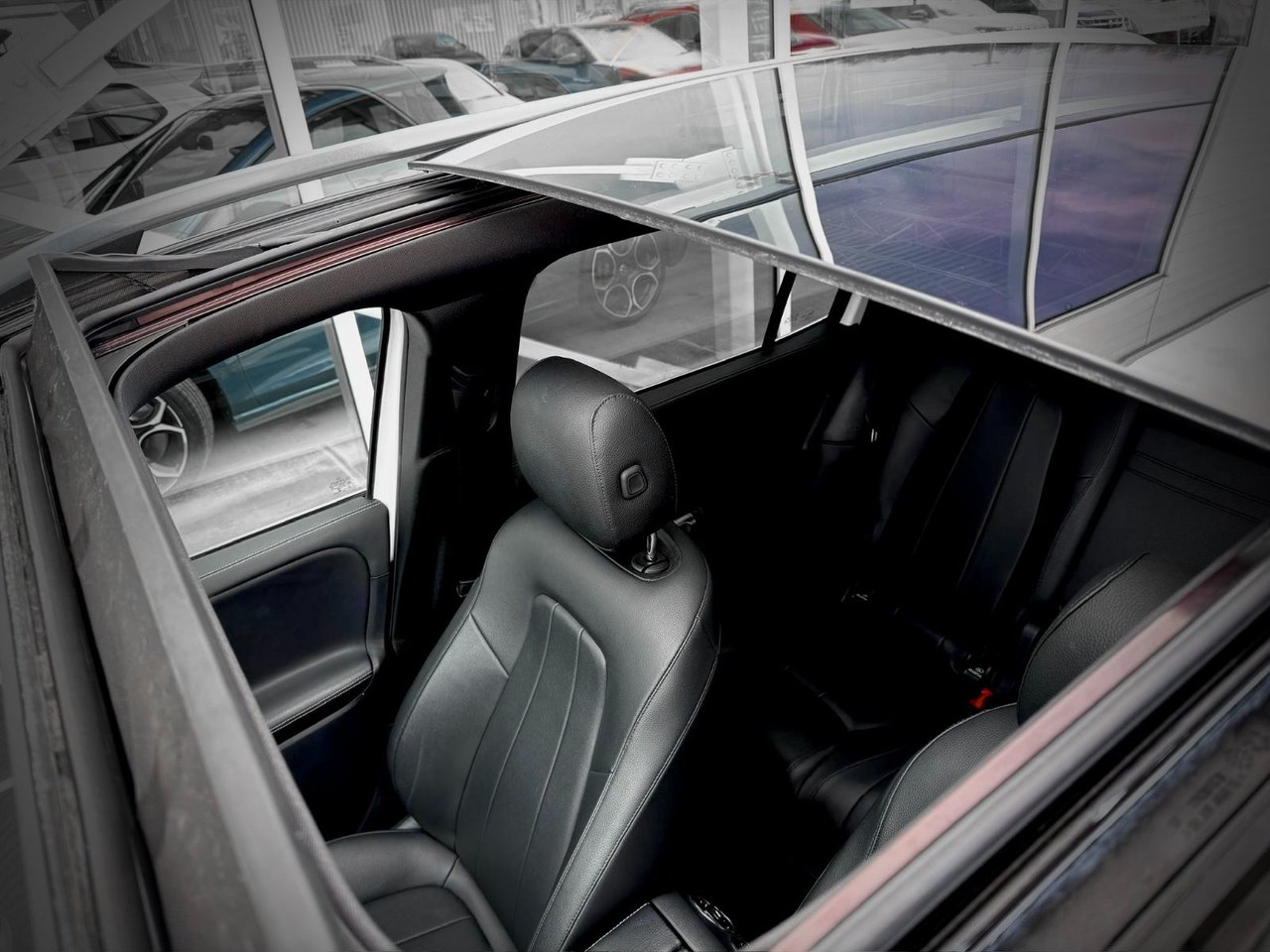 Mercedes-Benz GLB 250 2021-17