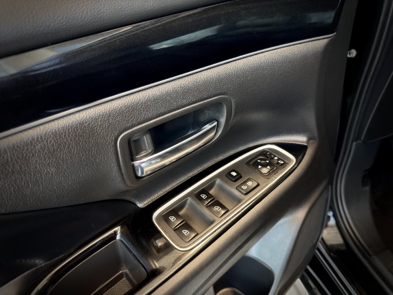 2020 Mitsubishi Outlander PHEV SE-AWD-21