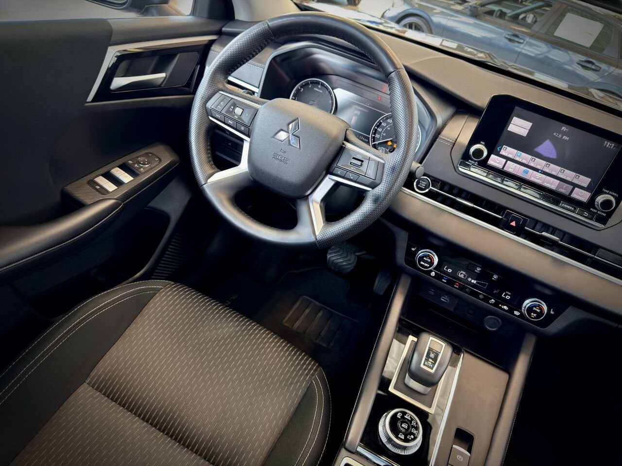 Mitsubishi Outlander SE S-AWC 2024-15