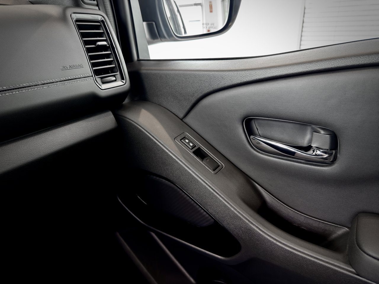 Nissan Frontier SV 2023-32