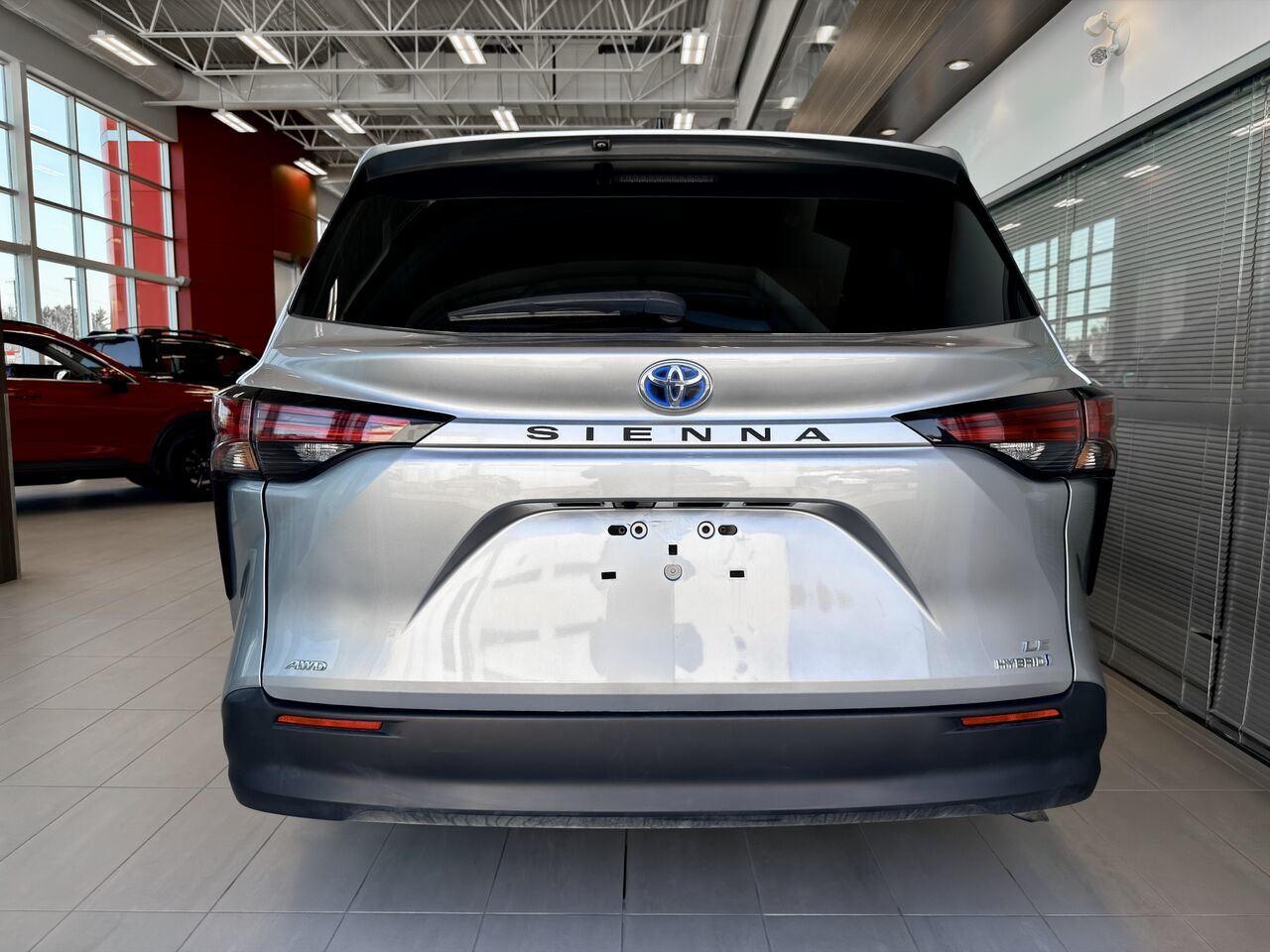 2022 Toyota Sienna LE Hybrid AWD  8 places-8
