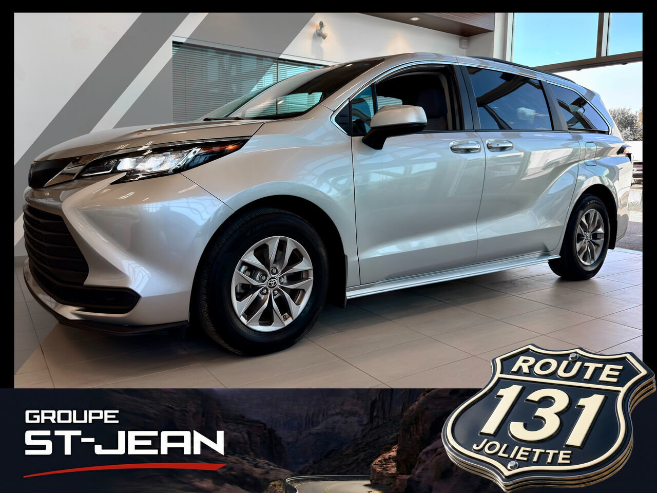 2022 Toyota Sienna LE Hybrid AWD  8 places-0