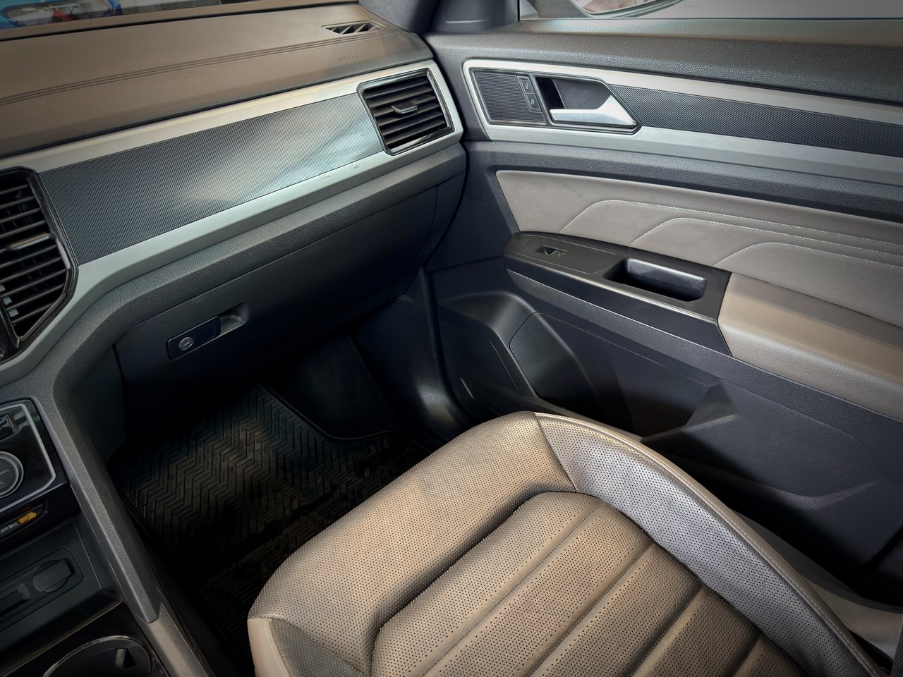 2021 Volkswagen Atlas Cross Sport Highline-23