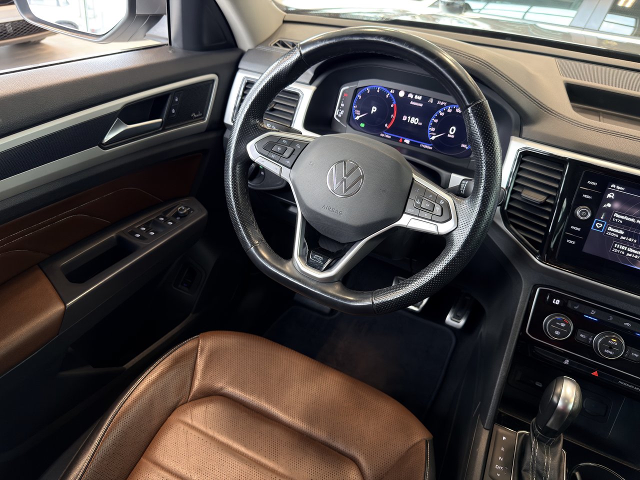 2021 Volkswagen Atlas Execline-24