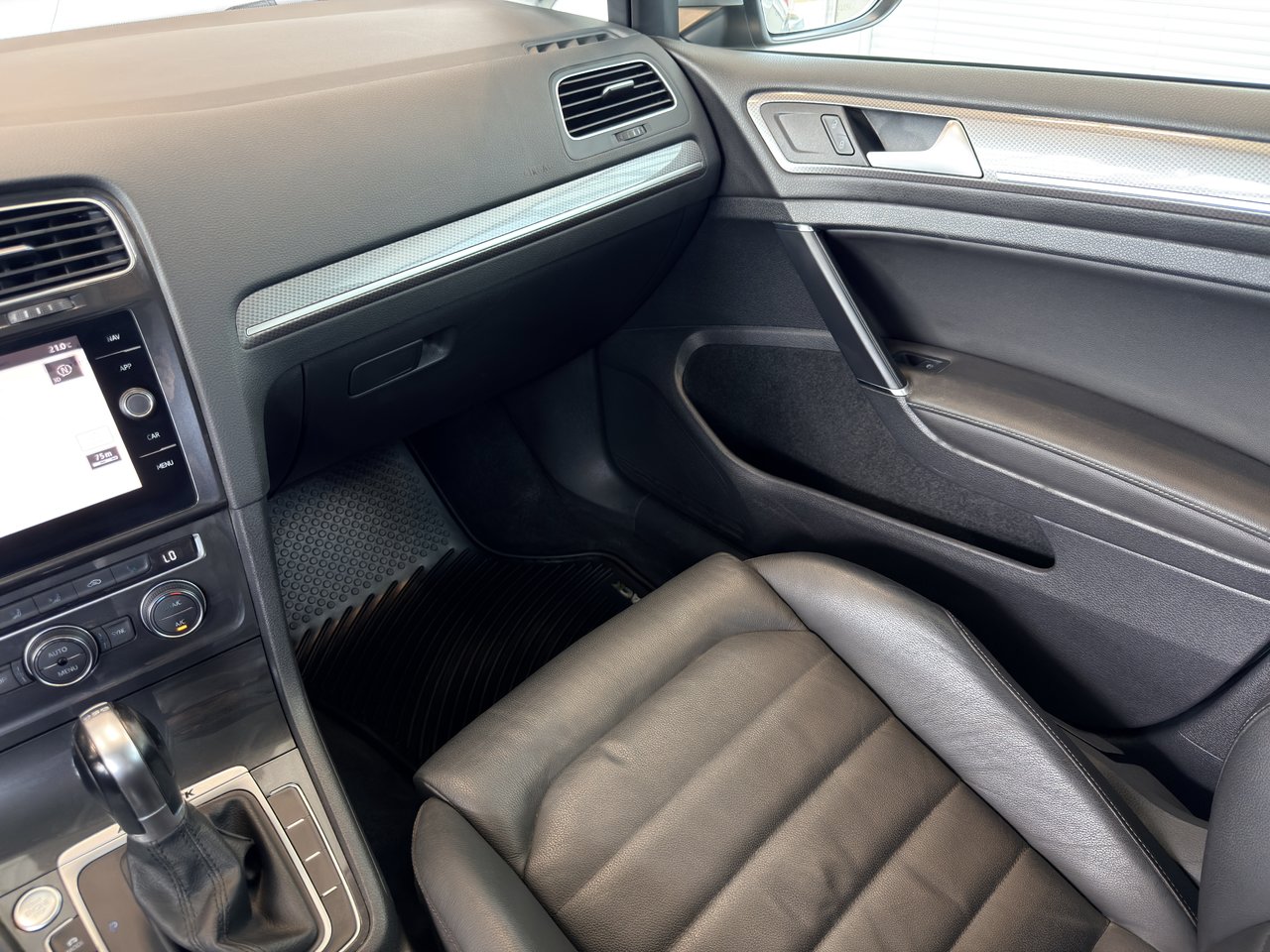 2019 Volkswagen Golf Alltrack-23