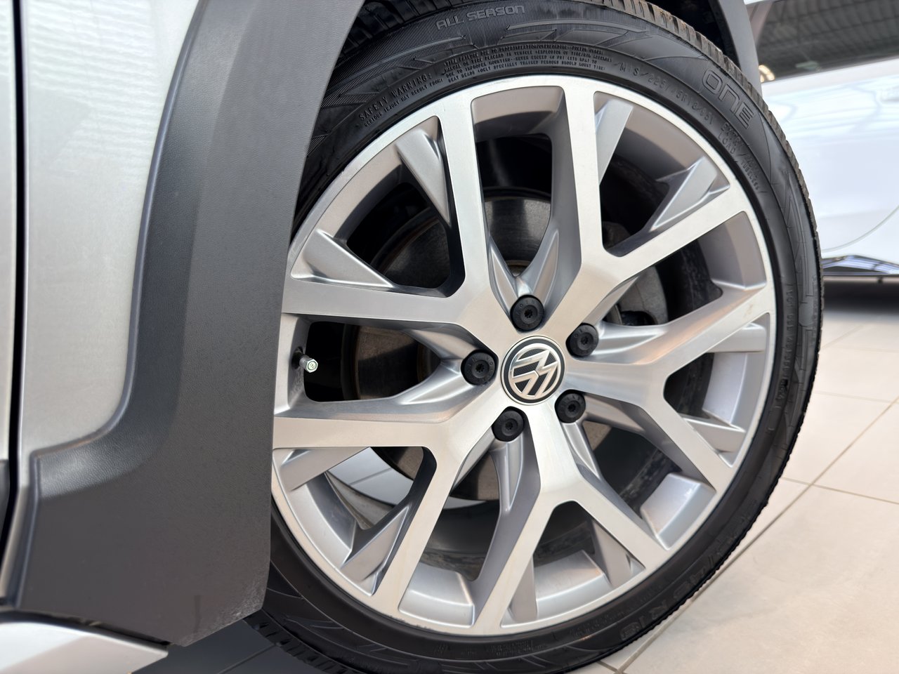 2019 Volkswagen Golf Alltrack-16