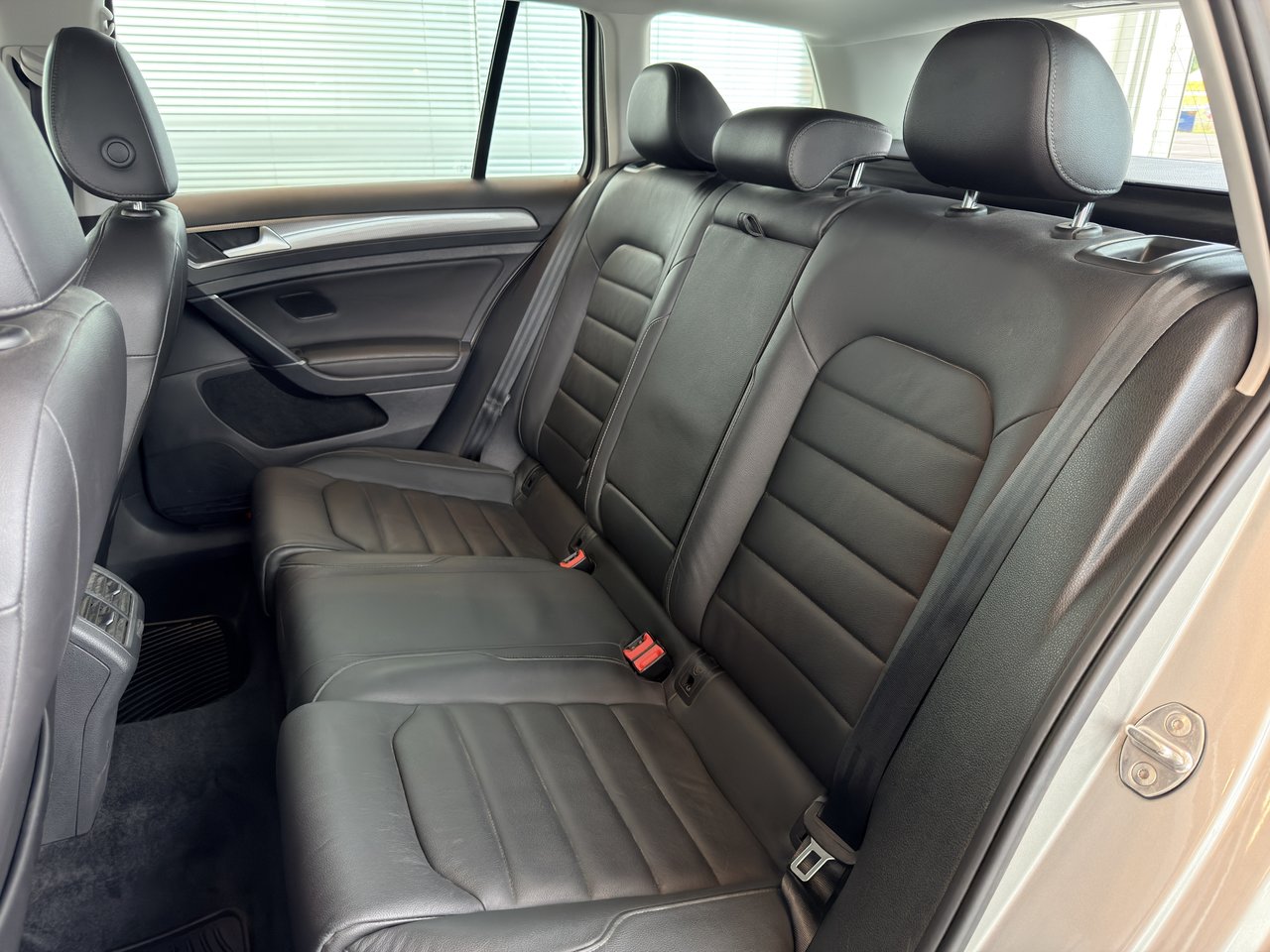 2019 Volkswagen Golf Alltrack-25
