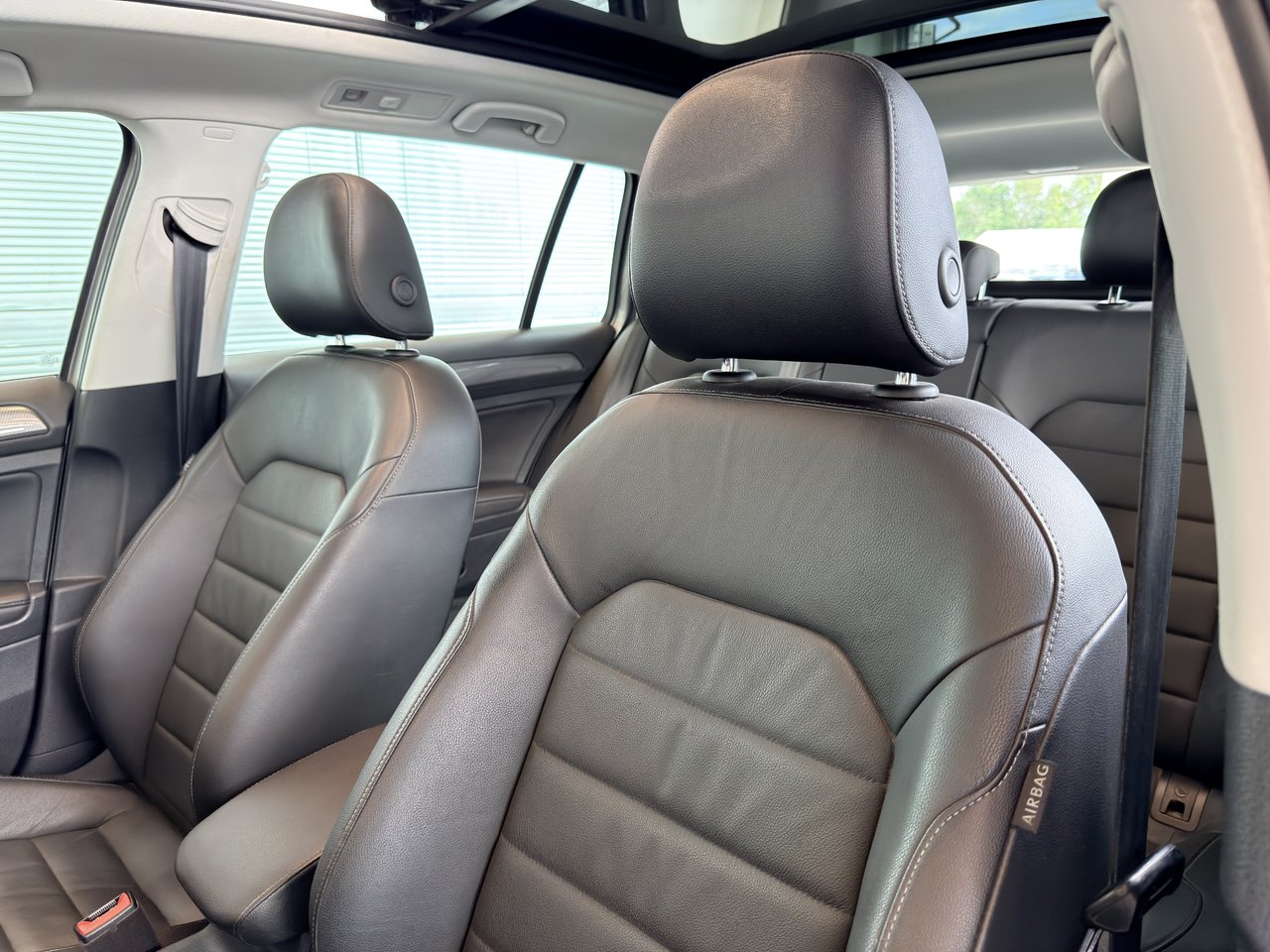 2019 Volkswagen Golf Alltrack-19