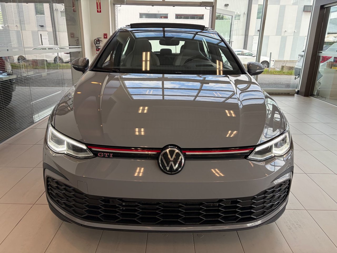 2024 Volkswagen Golf GTI Performance-1