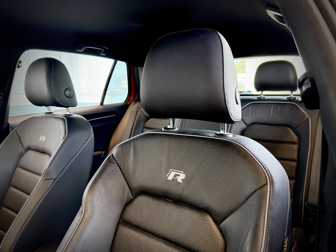2019 Volkswagen Golf R-21