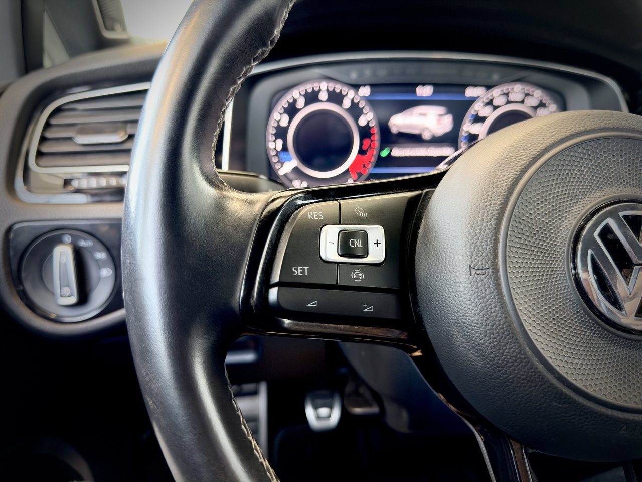 2019 Volkswagen Golf R-25