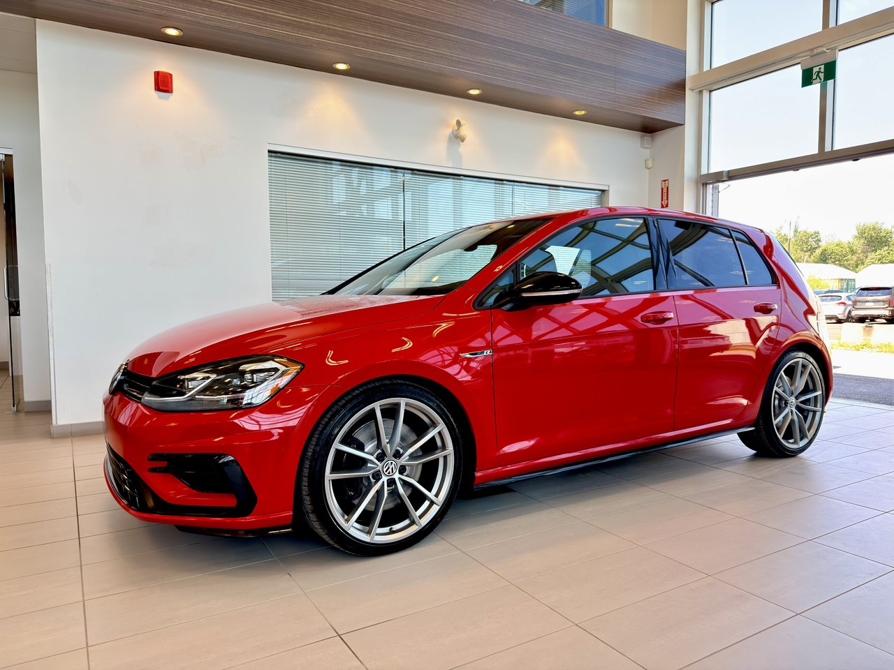 2019 Volkswagen Golf R-1