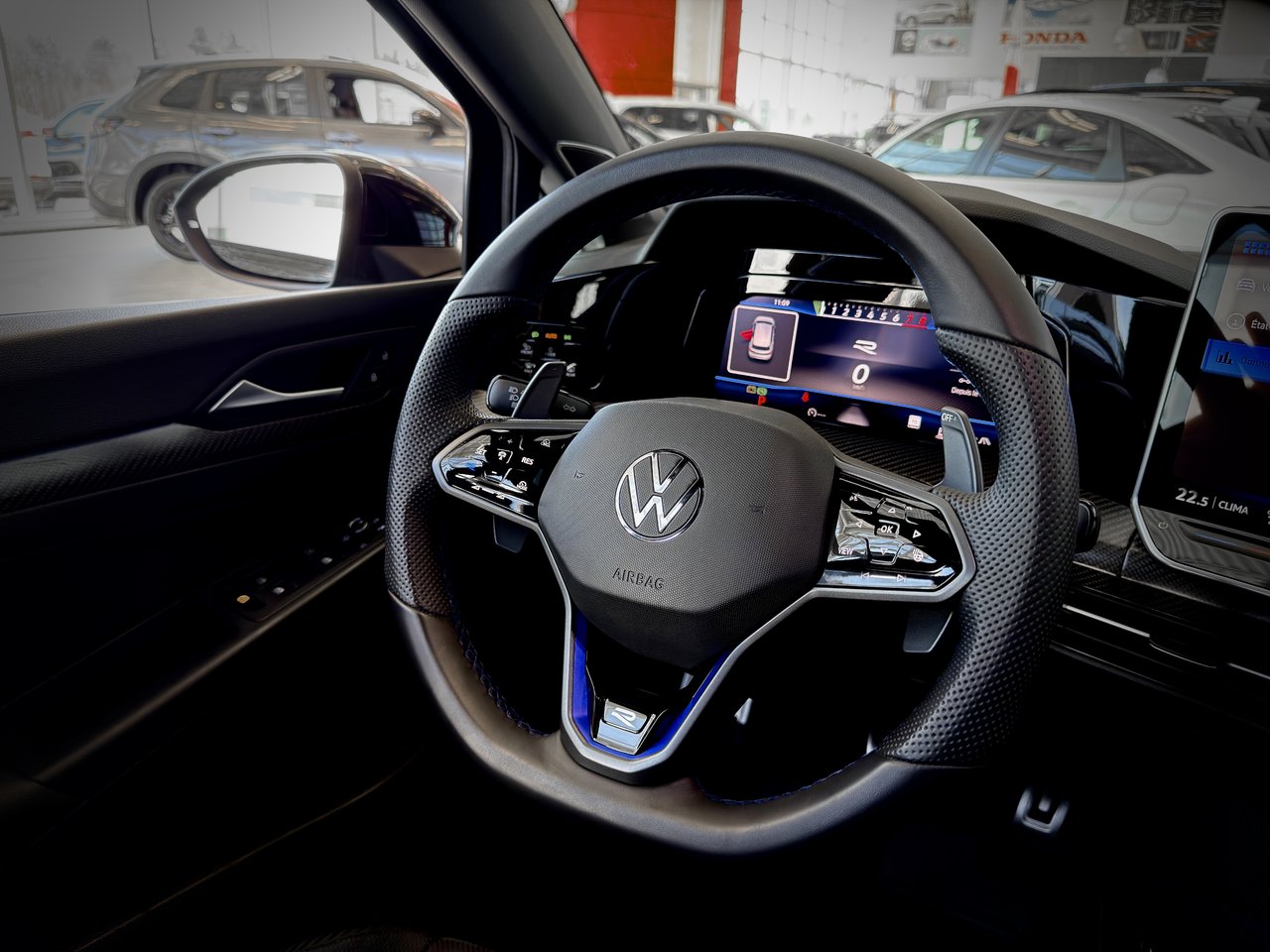 Volkswagen Golf R Black Edition 2025-24