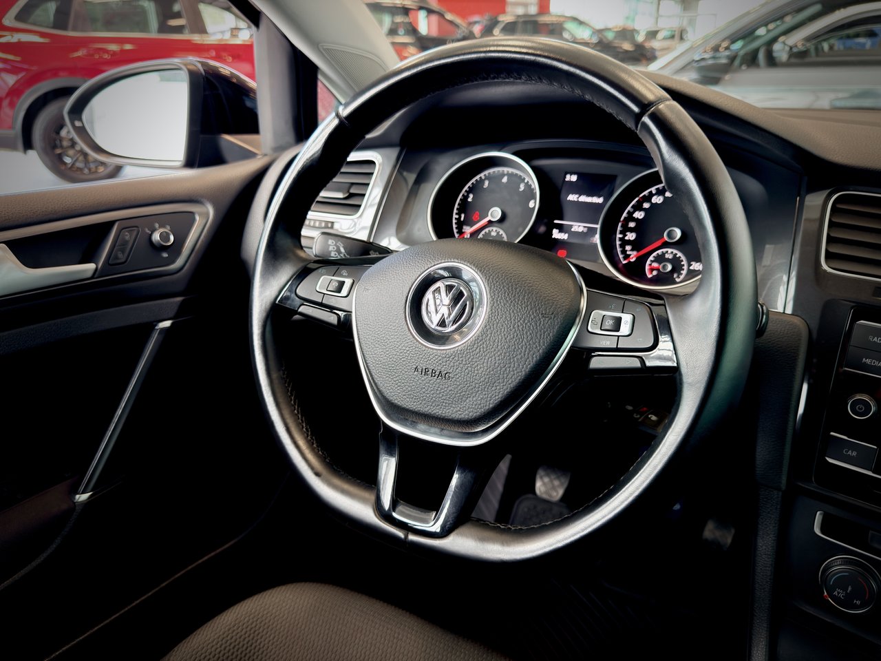 Volkswagen Golf Comfortline 2019-15