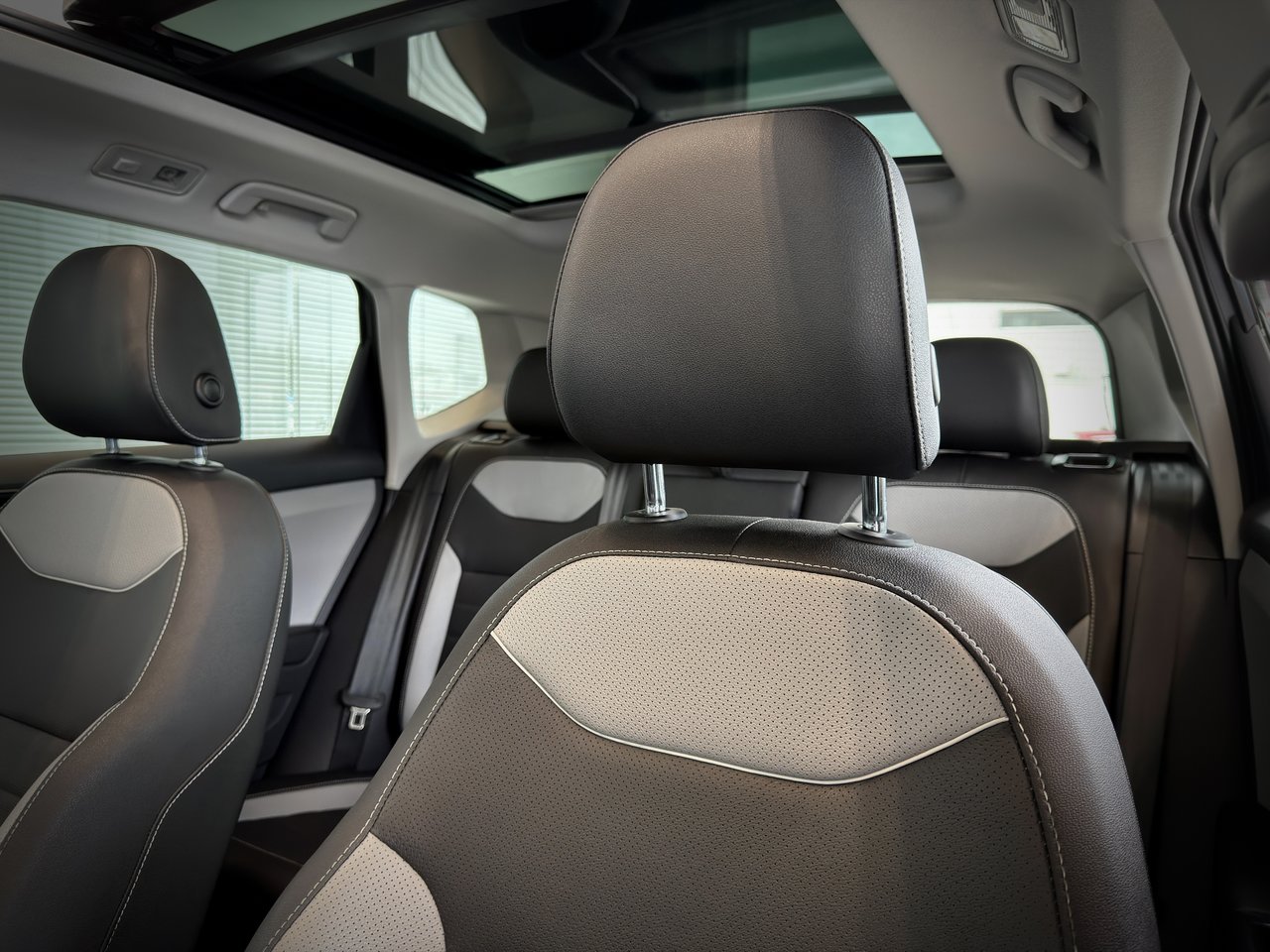 2023 Volkswagen Taos Highline-15