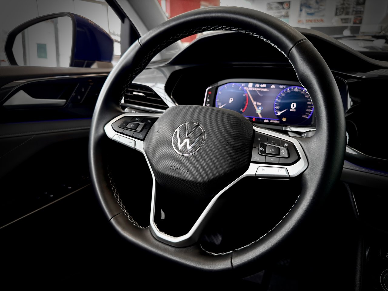 2024 Volkswagen Taos Highline-24