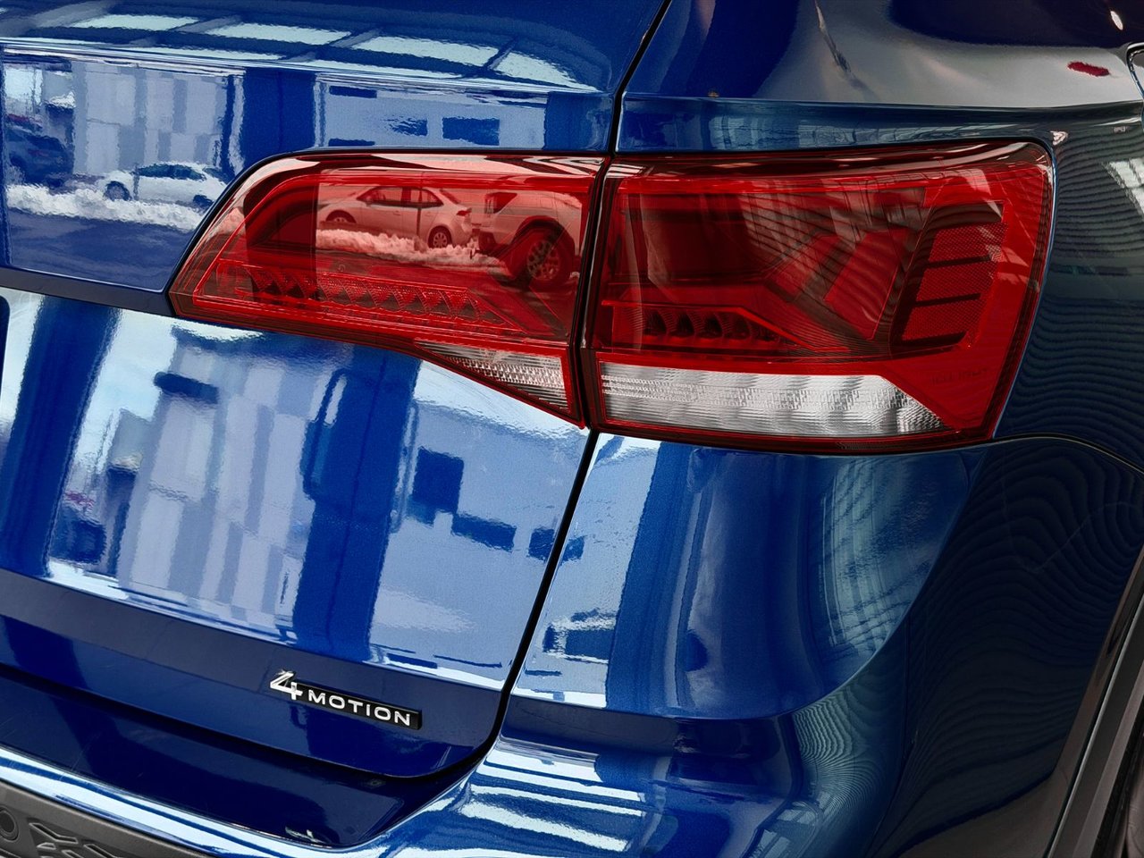 2024 Volkswagen Taos Highline-11
