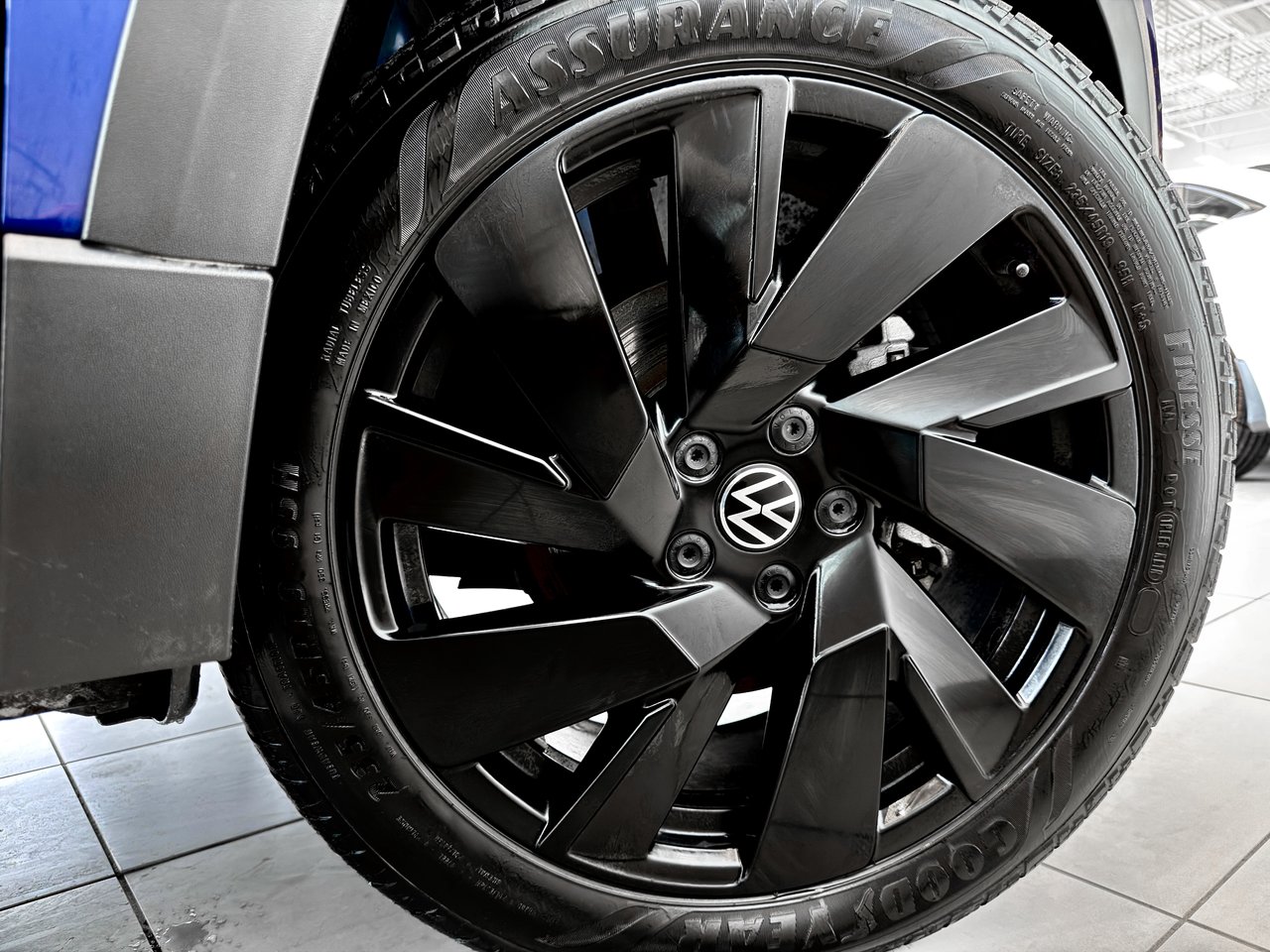 2024 Volkswagen Taos Highline-15