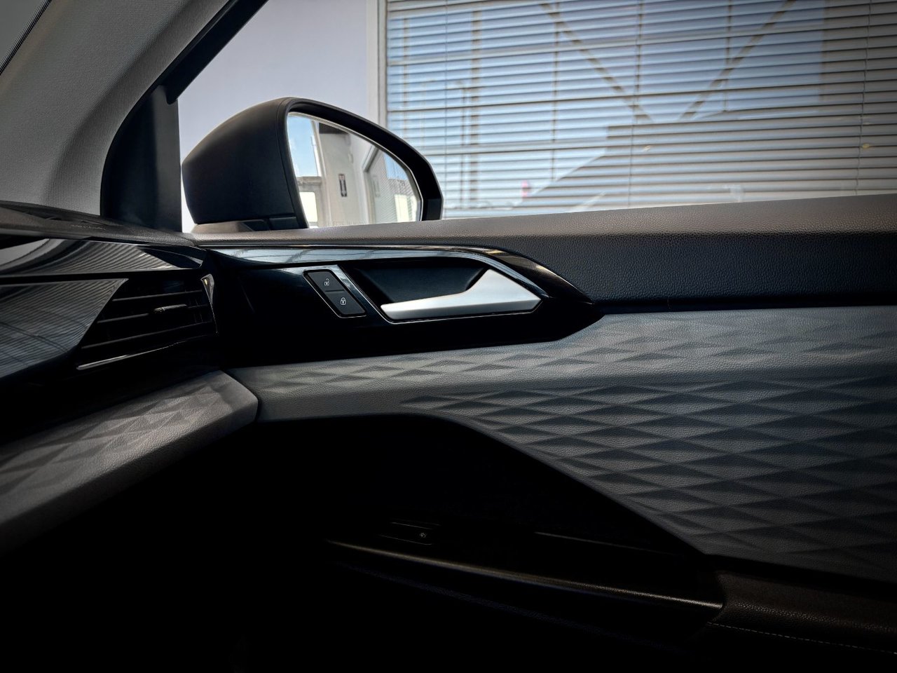 2024 Volkswagen Taos Trendline-29