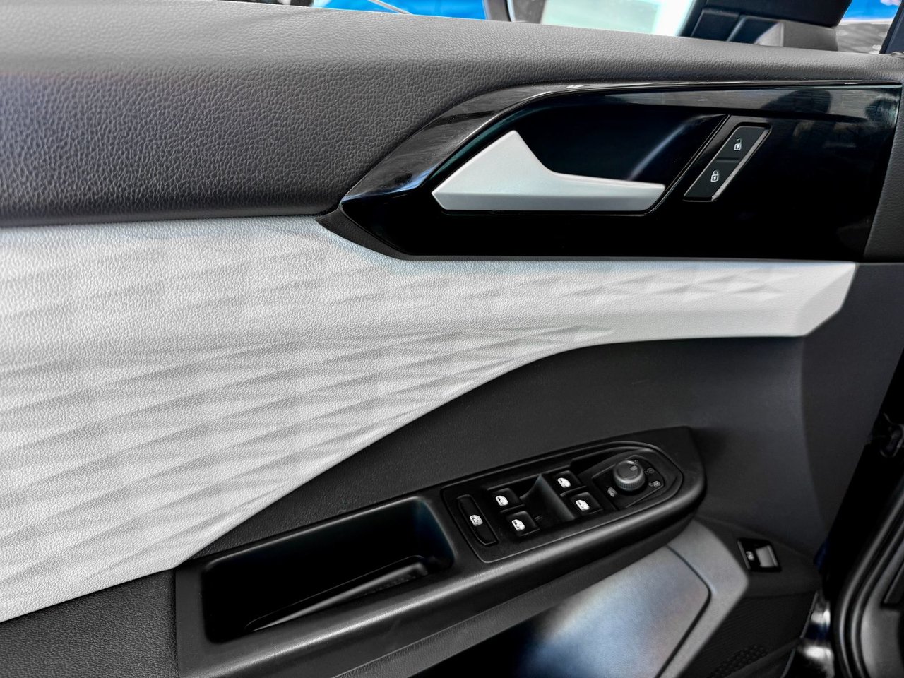 2024 Volkswagen Taos Trendline-26