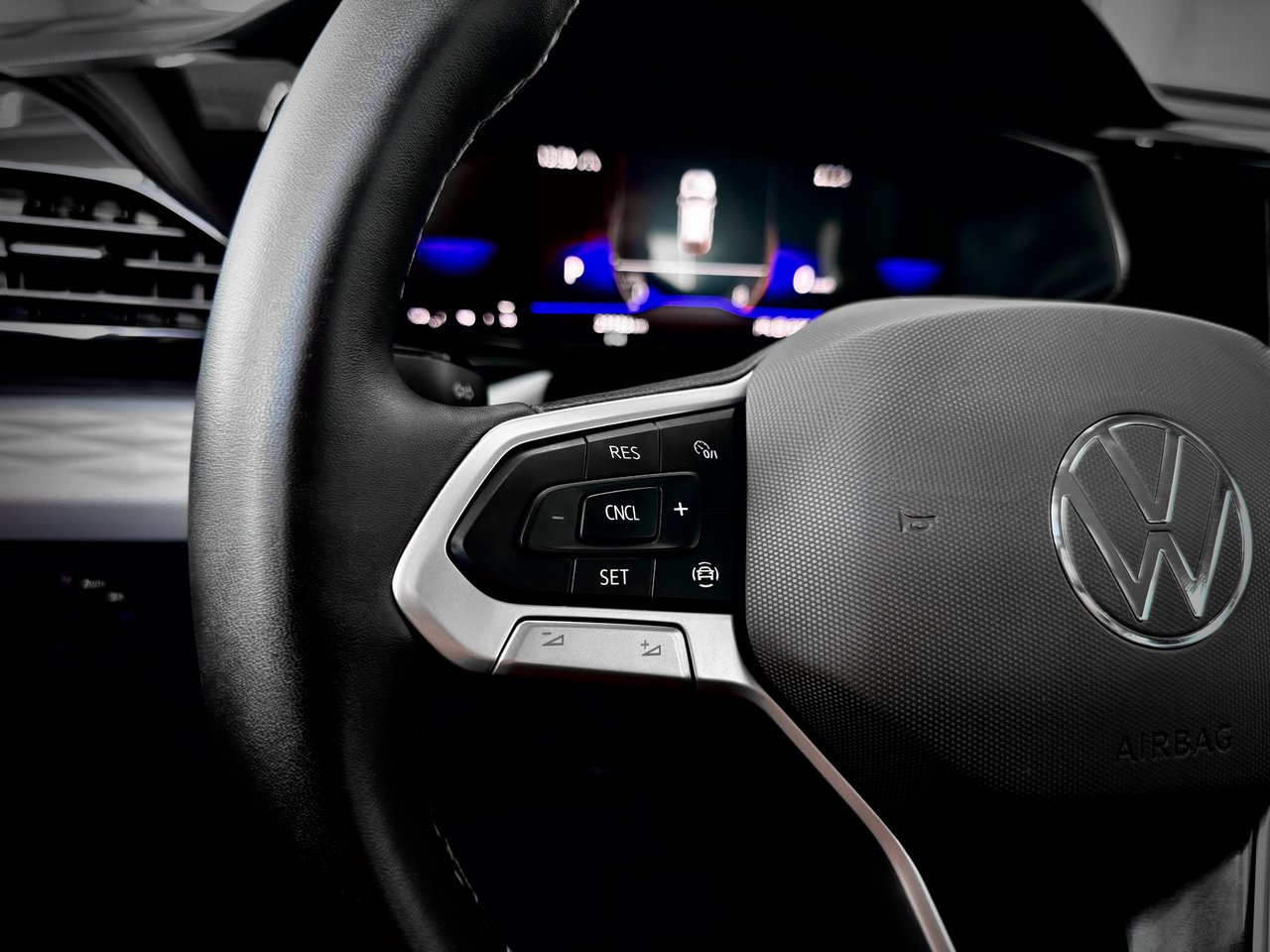 Volkswagen Taos Trendline 2024-23