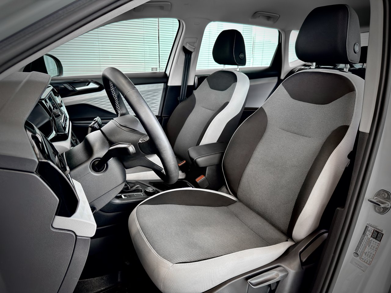Volkswagen Taos Trendline 2024-16