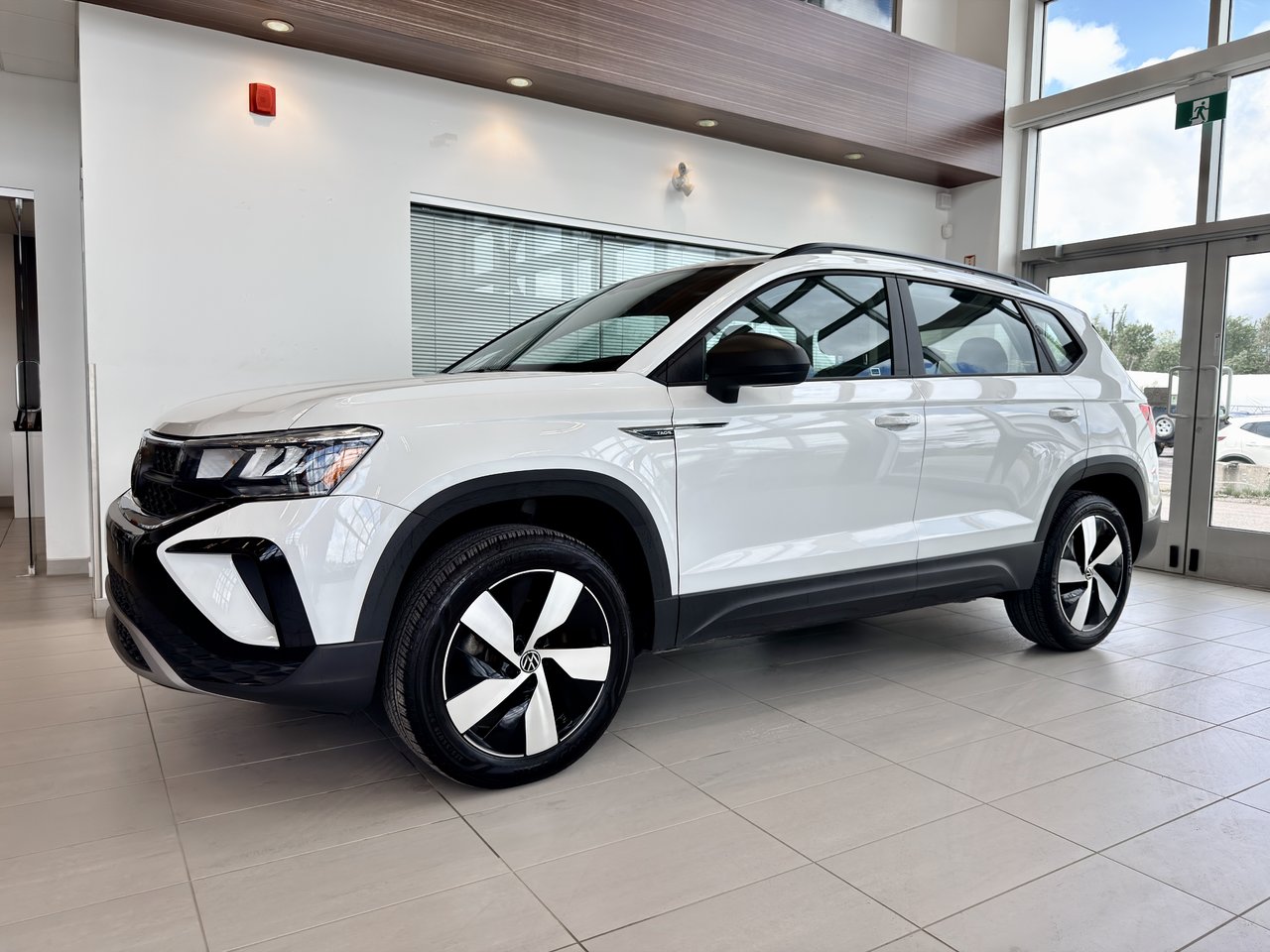 Volkswagen Taos Trendline 2024-1