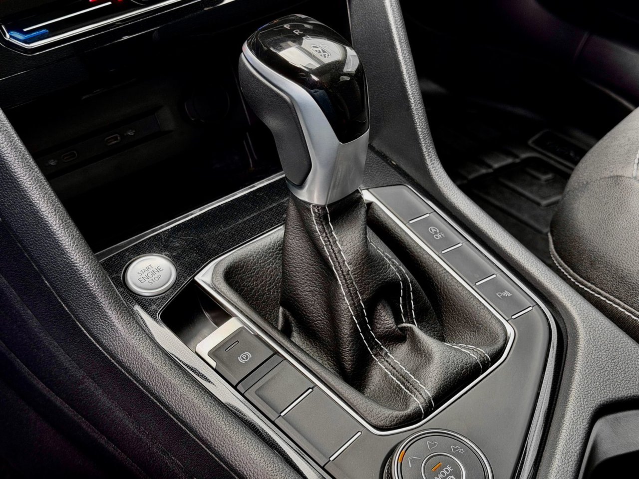 2025 Volkswagen Taos Comfortline Black Edition-28