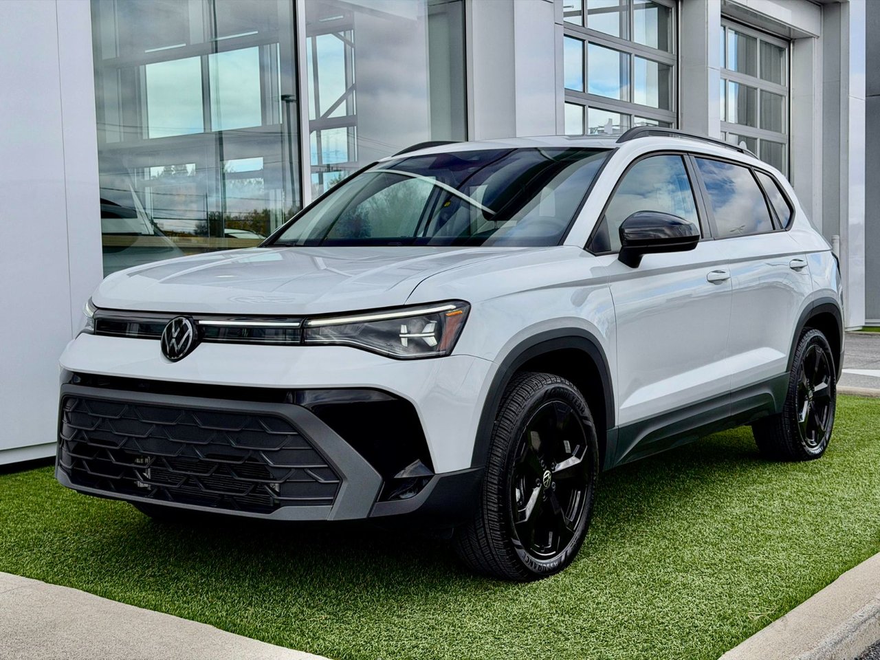 2025 Volkswagen Taos Comfortline Black Edition-1