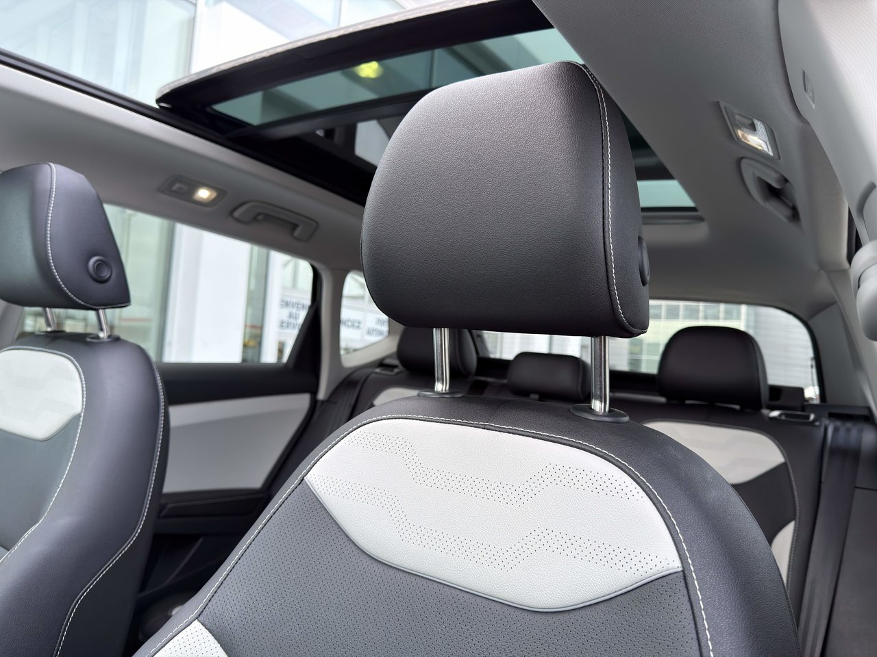 Volkswagen Taos Highline 2025-13
