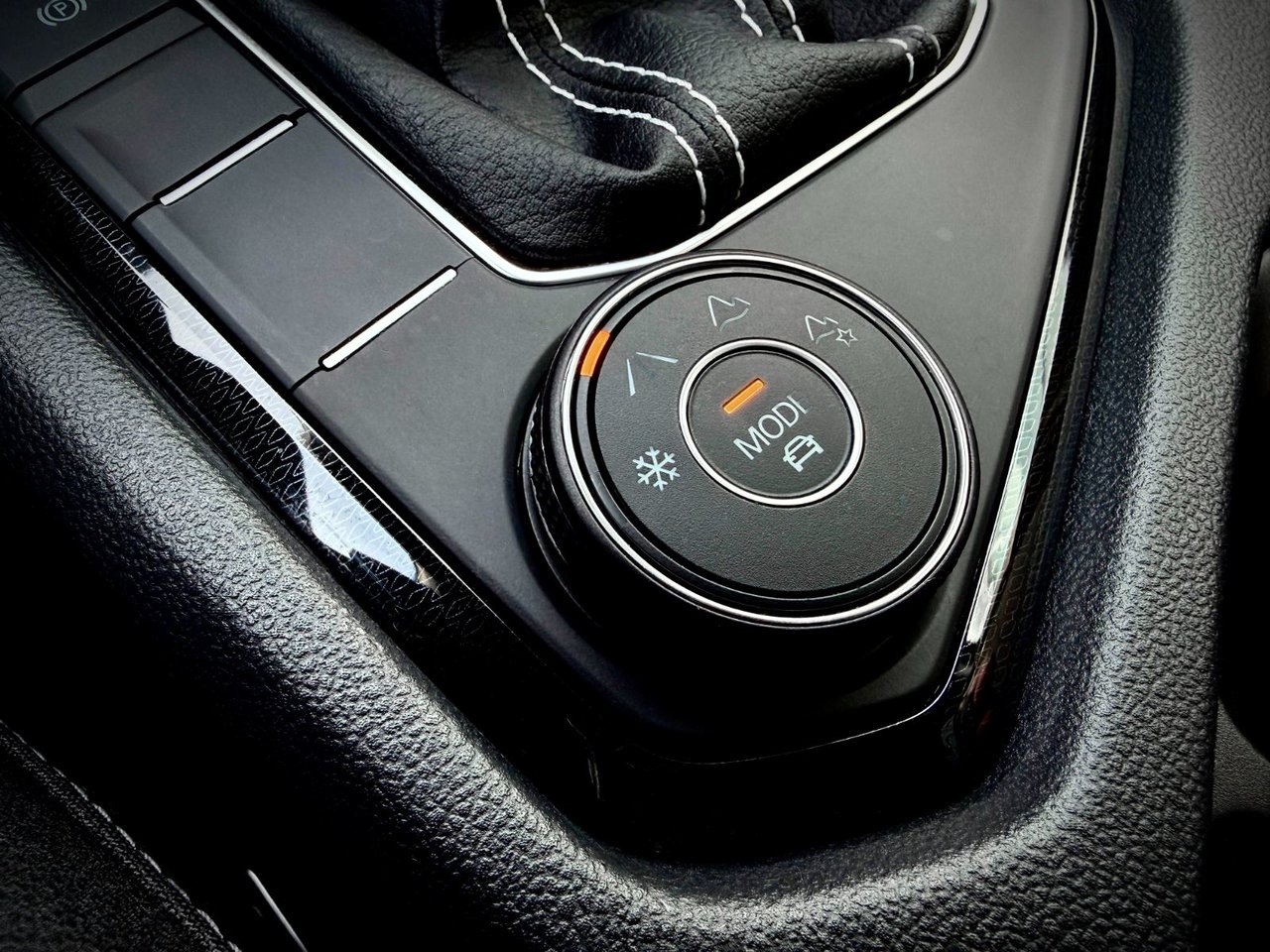2025 Volkswagen Taos Comfortline Black Edition-26