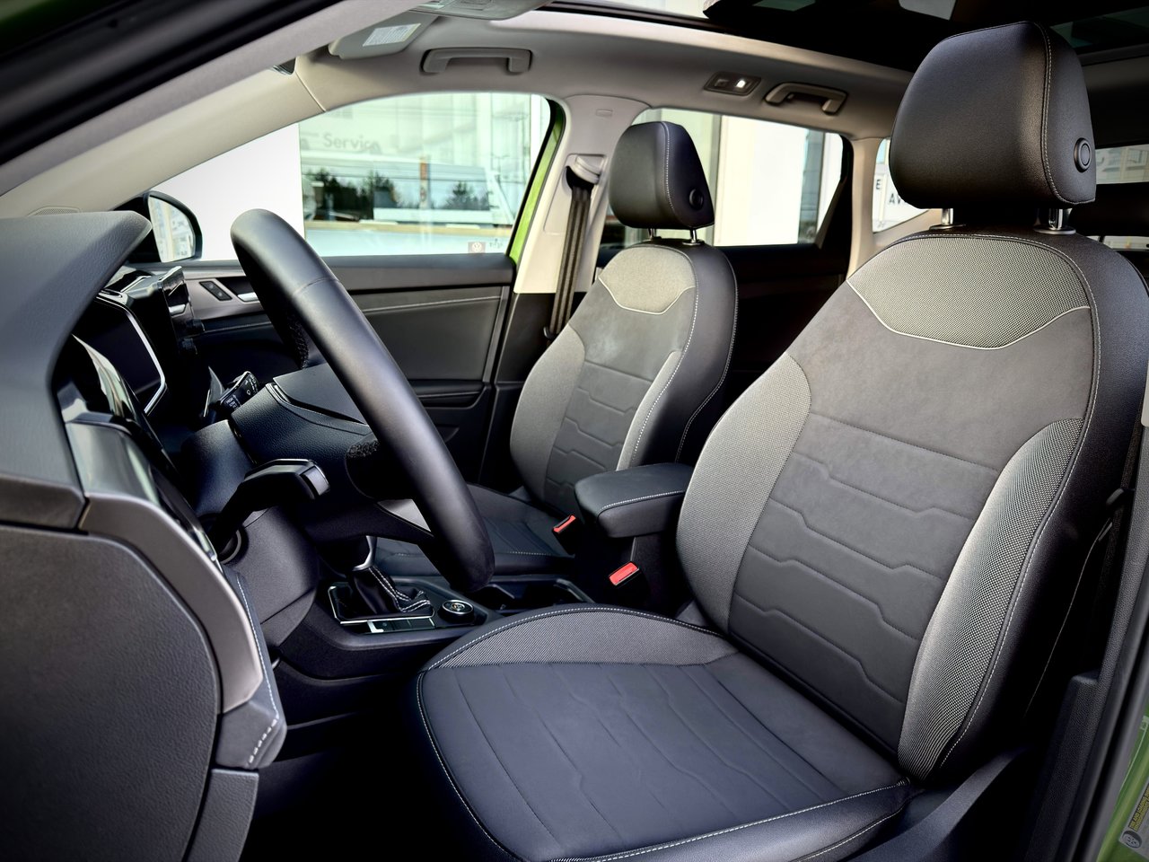 2025 Volkswagen Taos Comfortline Black Edition-12