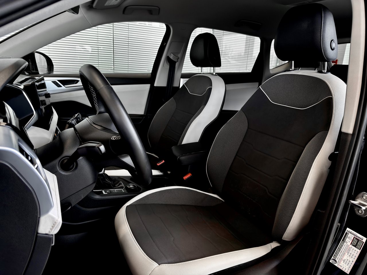 Volkswagen Taos Comfortline 2025-15