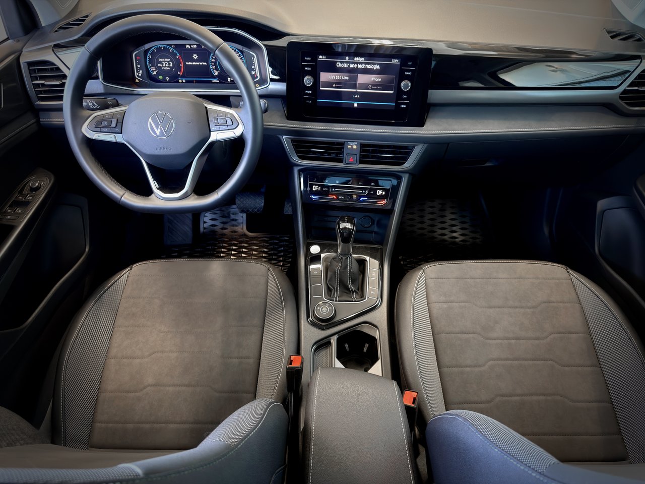 2026 Volkswagen Taos Comfortline Black Edition-24